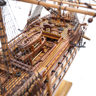 Maquette de collection - Mistral Maquettes - La Bretagne - 92 cm - vue plongeante tribord pont avant