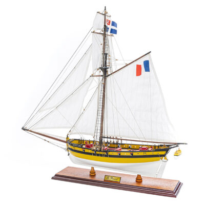 Maquette en Bois du Bateau Le Renard · Reproduction Haut de Gamme Déjà Montée · Licence Exclusive