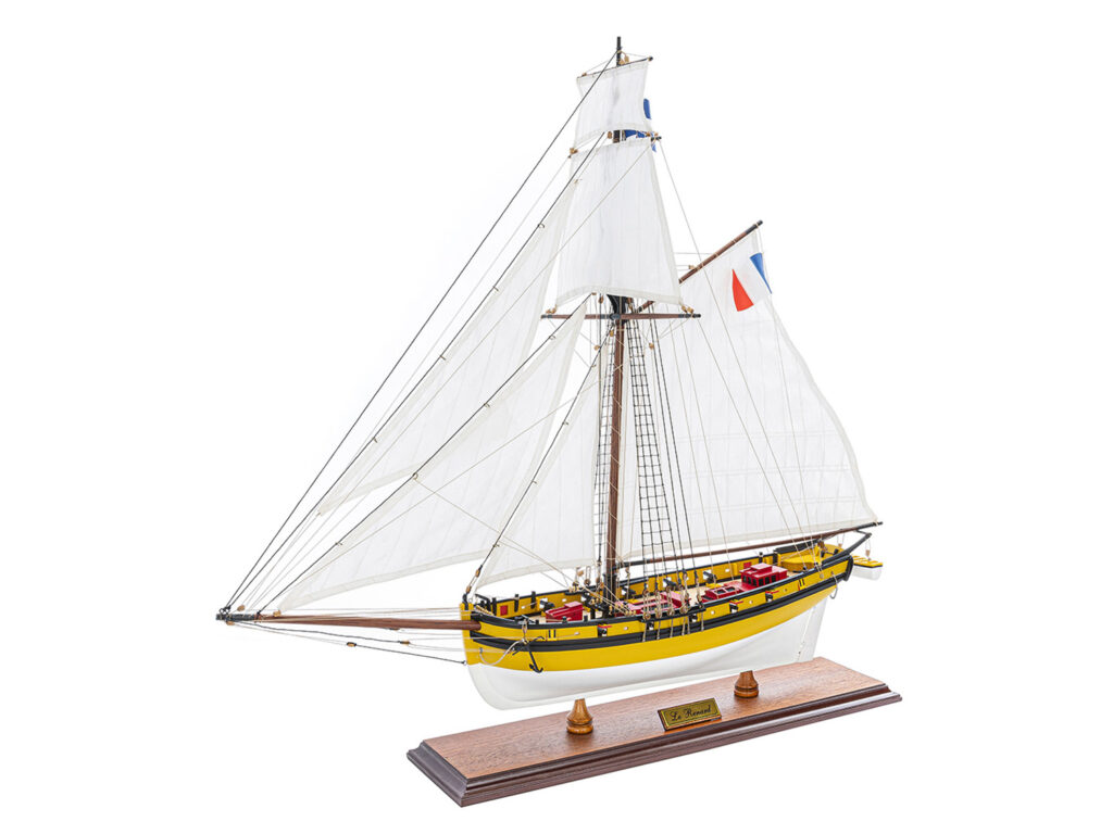Maquette en Bois du Bateau Le Renard · Reproduction Haut de Gamme Déjà Montée · Licence Exclusive