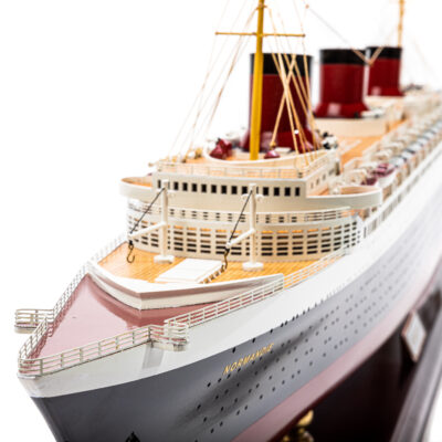 Maquette du Paquebot Normandie · Bateau en Bois Déjà Montée · Qualité Exceptionnelle · Mistral Maquettes