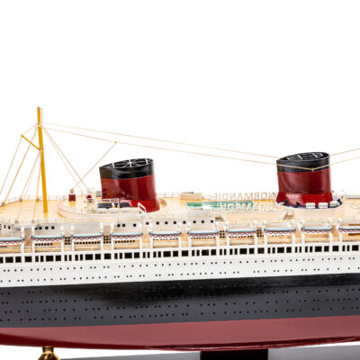 Maquette du Paquebot Normandie · Bateau en Bois Déjà Montée · Qualité Exceptionnelle · Mistral Maquettes