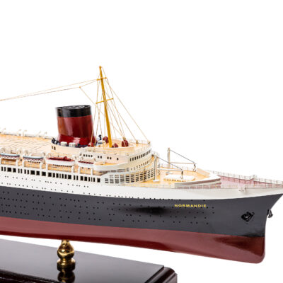 Maquette du Paquebot Normandie · Bateau en Bois Déjà Montée · Qualité Exceptionnelle · Mistral Maquettes