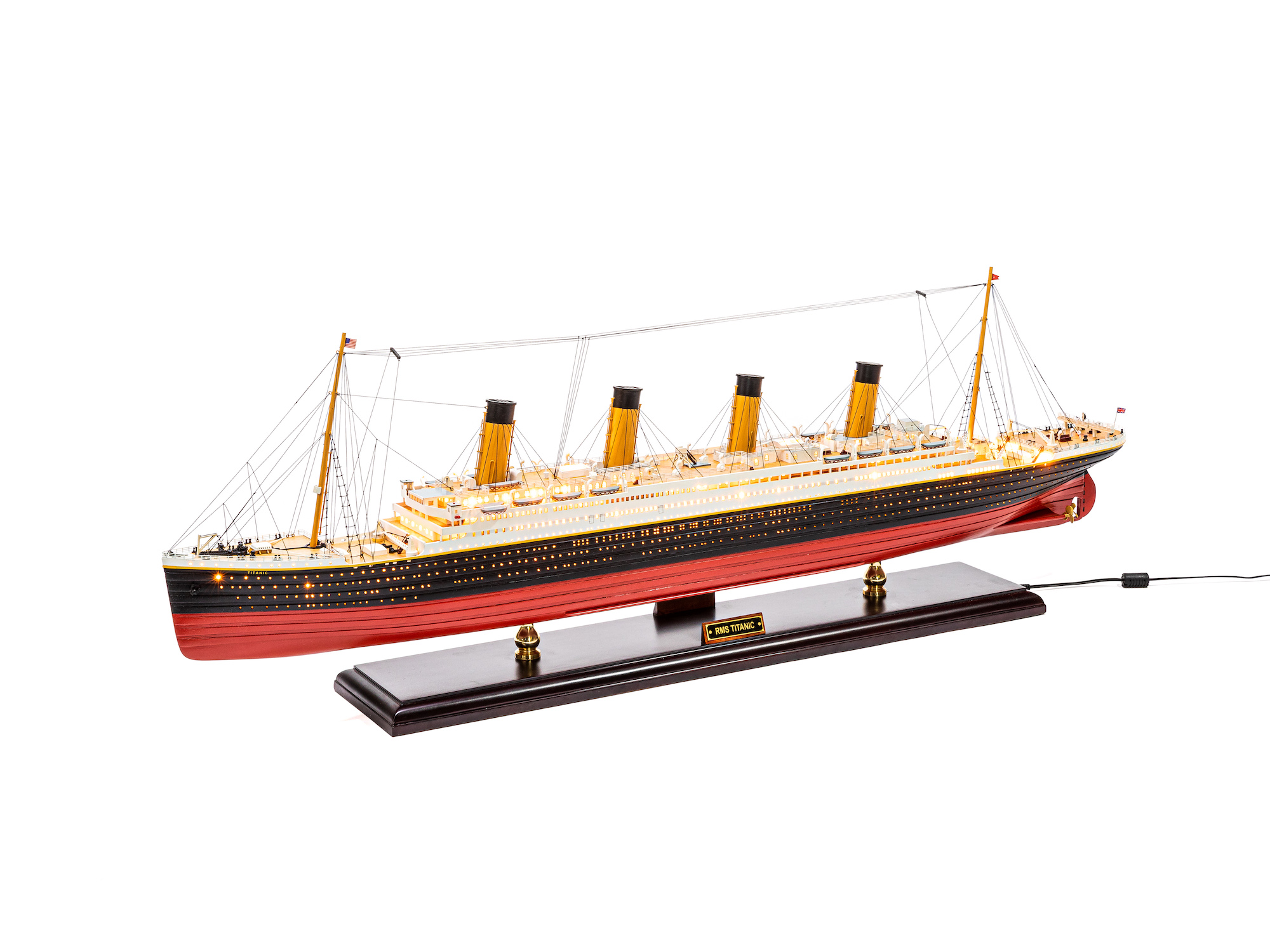 Maquette du Titanic en version Eclairée · Bateau en Bois Déjà Monté