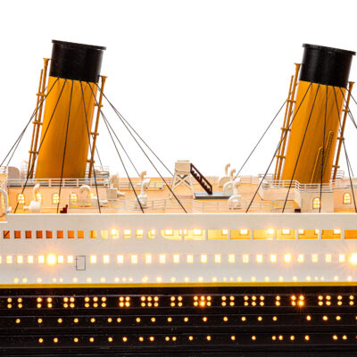 Maquette du Titanic en version Eclairée · Bateau en Bois Déjà Monté · Qualité Exceptionnelle & Haut de Gamme · Mistral Maquettes