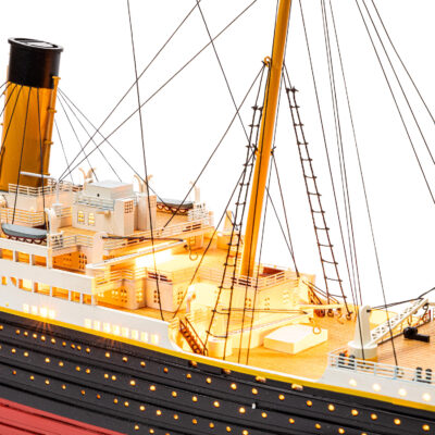 Maquette du Titanic en version Eclairée · Bateau en Bois Déjà Monté · Qualité Exceptionnelle & Haut de Gamme · Mistral Maquettes