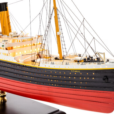 Maquette du Titanic en version Eclairée · Bateau en Bois Déjà Monté · Qualité Exceptionnelle & Haut de Gamme · Mistral Maquettes