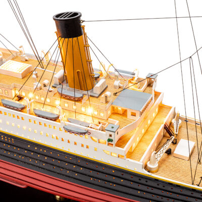 Maquette du Titanic en version Eclairée · Bateau en Bois Déjà Monté · Qualité Exceptionnelle & Haut de Gamme · Mistral Maquettes