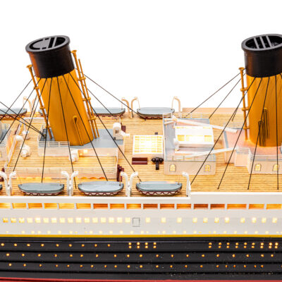 Maquette du Titanic en version Eclairée · Bateau en Bois Déjà Monté · Qualité Exceptionnelle & Haut de Gamme · Mistral Maquettes
