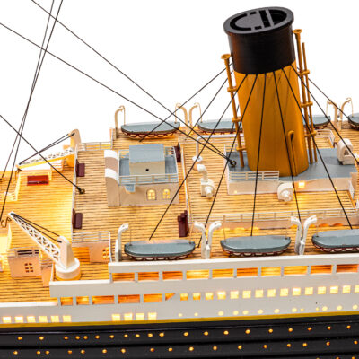 Maquette du Titanic en version Eclairée · Bateau en Bois Déjà Monté · Qualité Exceptionnelle & Haut de Gamme · Mistral Maquettes