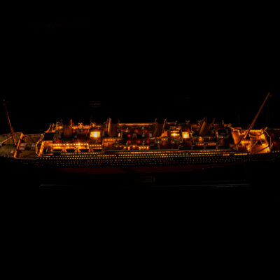 Maquette du Titanic en version Eclairée · Bateau en Bois Déjà Monté · Qualité Exceptionnelle & Haut de Gamme · Mistral Maquettes
