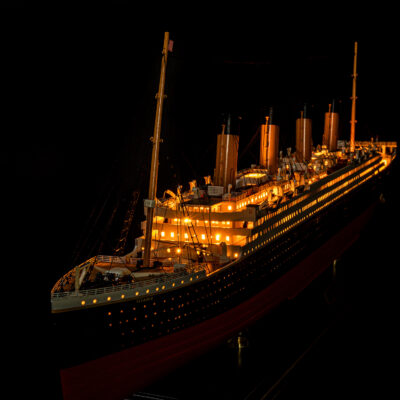 Maquette de paquebot Le Titanic sur Moinat SA - Antiquités décoration