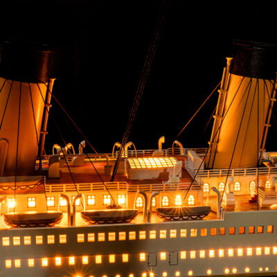 Maquette du Titanic en version Eclairée · Bateau en Bois Déjà Monté · Qualité Exceptionnelle & Haut de Gamme · Mistral Maquettes