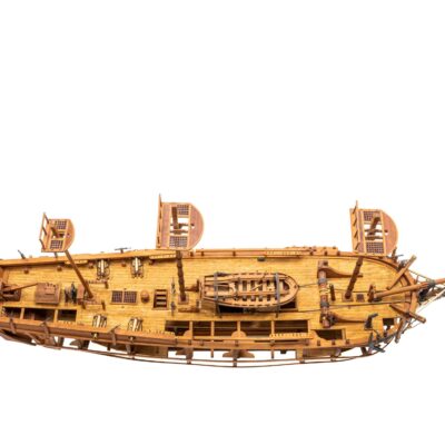 Maquette de Bateau Le Bounty - Déjà Montée - Coupe Longitudinale - Mistral Maquettes