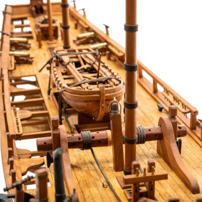 Maquette de Bateau Le Bounty - Déjà Montée - Coupe Longitudinale - Mistral Maquettes