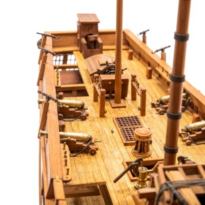 Maquette de Bateau Le Bounty - Déjà Montée - Coupe Longitudinale - Mistral Maquettes