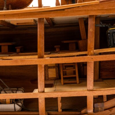 Maquette de Bateau Le Bounty - Déjà Montée - Coupe Longitudinale - Mistral Maquettes