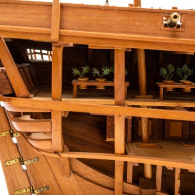 Maquette de Bateau Le Bounty - Déjà Montée - Coupe Longitudinale - Mistral Maquettes