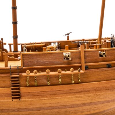 Maquette de Bateau Le Bounty - Déjà Montée - Coupe Longitudinale - Mistral Maquettes