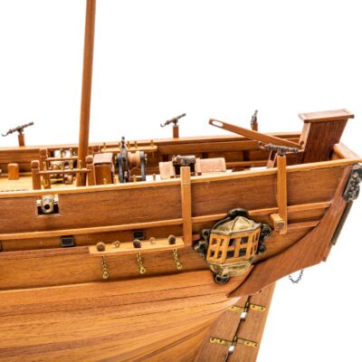 Maquette de Bateau Le Bounty - Déjà Montée - Coupe Longitudinale - Mistral Maquettes