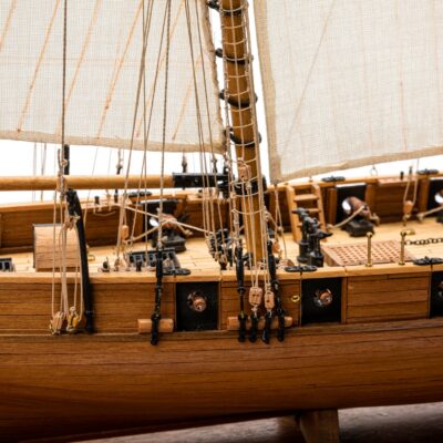 Maquette de Bateau La Toulonnaise - Déjà Montée - Mistral Maquettes