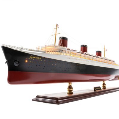 Maquette de Bateau le Normandie - Version Eclairée - Déjà Montée - Maquette en Bois - Mistral Maquettes