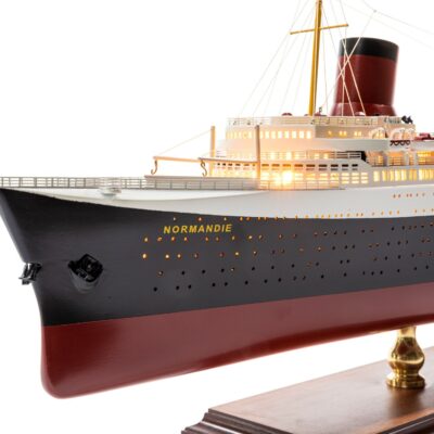 Maquette de Bateau le Normandie - Version Eclairée - Déjà Montée - Maquette en Bois - Mistral Maquettes
