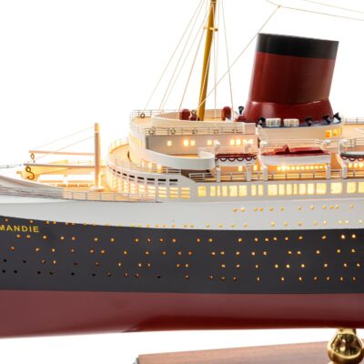 Maquette de Bateau le Normandie - Version Eclairée - Déjà Montée - Maquette en Bois - Mistral Maquettes