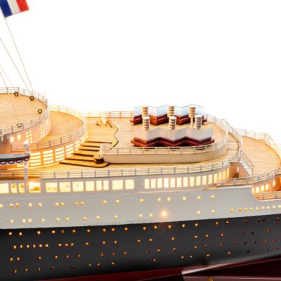 Maquette de Bateau le Normandie - Version Eclairée - Déjà Montée - Maquette en Bois - Mistral Maquettes