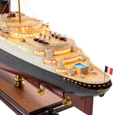Maquette de Bateau le Normandie - Version Eclairée - Déjà Montée - Maquette en Bois - Mistral Maquettes