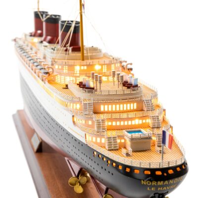 Maquette de Bateau le Normandie - Version Eclairée - Déjà Montée - Maquette en Bois - Mistral Maquettes