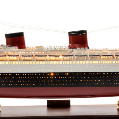 Maquette de Bateau le Normandie - Version Eclairée - Déjà Montée - Maquette en Bois - Mistral Maquettes