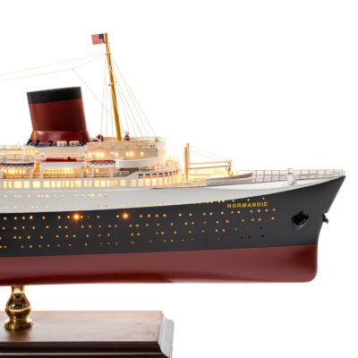 Maquette de Bateau le Normandie - Version Eclairée - Déjà Montée - Maquette en Bois - Mistral Maquettes