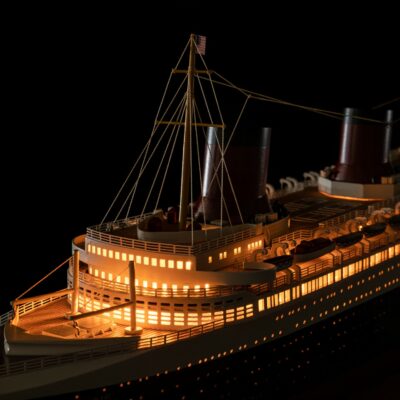 Maquette de Bateau le Normandie - Version Eclairée - Déjà Montée - Maquette en Bois - Mistral Maquettes