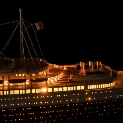 Maquette de Bateau le Normandie - Version Eclairée - Déjà Montée - Maquette en Bois - Mistral Maquettes