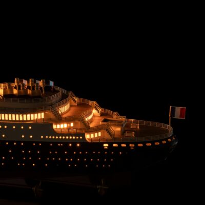 Maquette de Bateau le Normandie - Version Eclairée - Déjà Montée - Maquette en Bois - Mistral Maquettes