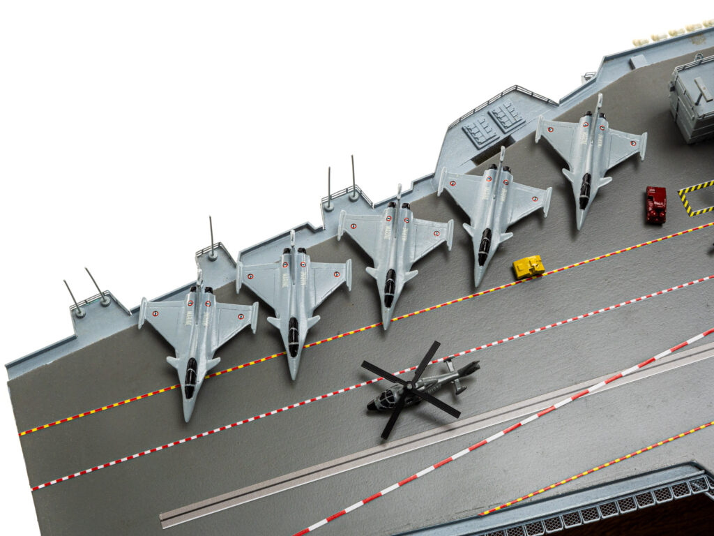 Maquette du Porte-Avions Charles de Gaulle - Aéronefs