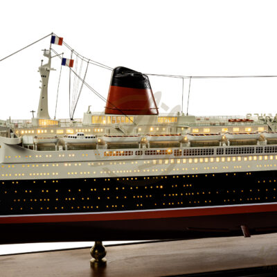 Maquette du France - Célèbre Paquebot Français - Maquette de Bateau en Série Limitée - Mistral Maquettes