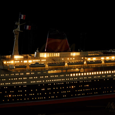 Maquette du France - Célèbre Paquebot Français - Maquette de Bateau en Série Limitée - Mistral Maquettes