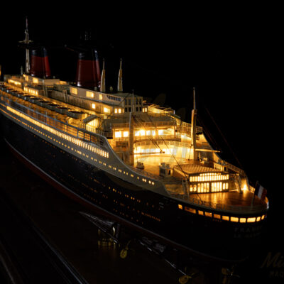 Maquette du France - Célèbre Paquebot Français - Maquette de Bateau en Série Limitée - Mistral Maquettes