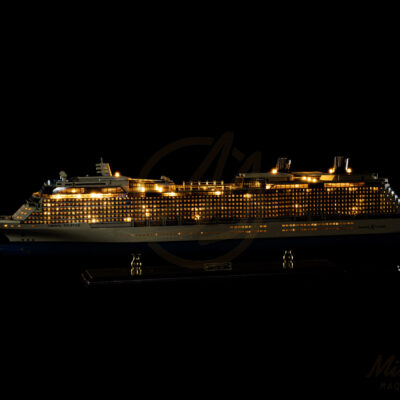 Maquette du Célébrity Solstice en version Éclairée - Paquebot moderne lancé en 2008 - Maquette en bois, Montée, Prête à Exposer