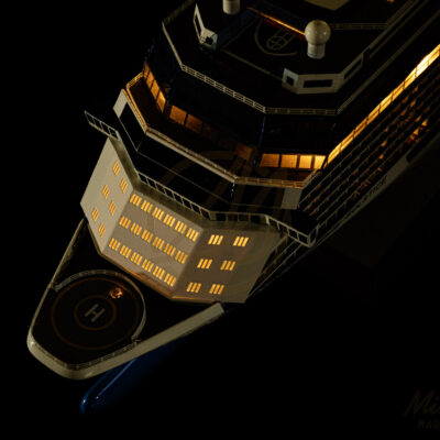 Maquette du Célébrity Solstice en version Éclairée - Paquebot moderne lancé en 2008 - Maquette en bois, Montée, Prête à Exposer