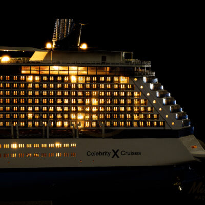 Maquette du Célébrity Solstice en version Éclairée - Paquebot moderne lancé en 2008 - Maquette en bois, Montée, Prête à Exposer