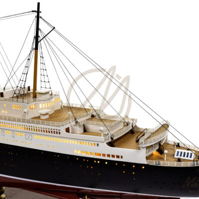 Maquette du Queen Mary en version Éclairée - Paquebot de ligne transatlantique - Maquette en bois, Montée, Prête à Exposer