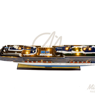 Maquette du Célébrity Solstice en version Éclairée - Paquebot moderne lancé en 2008 - Maquette en bois, Montée, Prête à Exposer