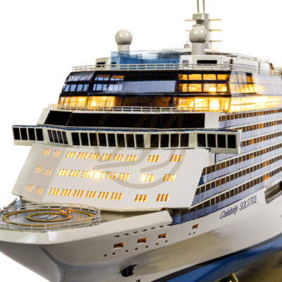 Maquette du Célébrity Solstice en version Éclairée - Paquebot moderne lancé en 2008 - Maquette en bois, Montée, Prête à Exposer