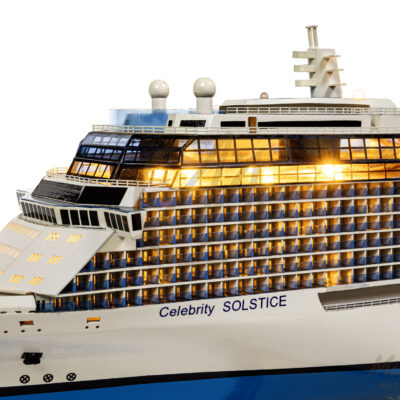Maquette du Célébrity Solstice en version Éclairée - Paquebot moderne lancé en 2008 - Maquette en bois, Montée, Prête à Exposer