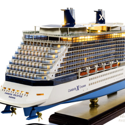 Maquette du Célébrity Solstice en version Éclairée - Paquebot moderne lancé en 2008 - Maquette en bois, Montée, Prête à Exposer