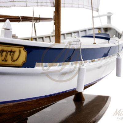 Maquette du Pointu avec Voile - Bateau de Pêche de Provence - Maquette en bois, Montée, Prête à Exposer