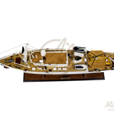 Maquette de la Calypso - Navire d'exploration du Commandant Cousteau - Maquette en bois, Montée, Prête à Exposer