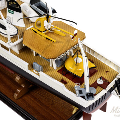 Maquette de la Calypso - Navire d'exploration du Commandant Cousteau - Maquette en bois, Montée, Prête à Exposer